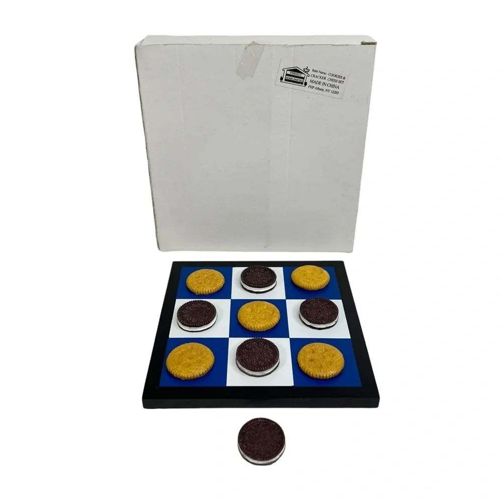 Vintage Friendly Home Parties Cookies & Cracker Chess Checkers Set